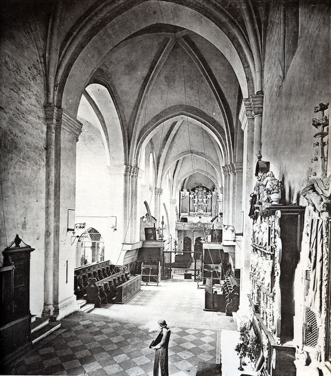 Blick in das Hauptschiff des Fritzlarer Doms, 1901 - Blick aus dem Stiftschor nach Westen